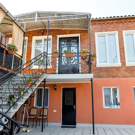 Bibi Hotel Кутаиси Екстериор снимка