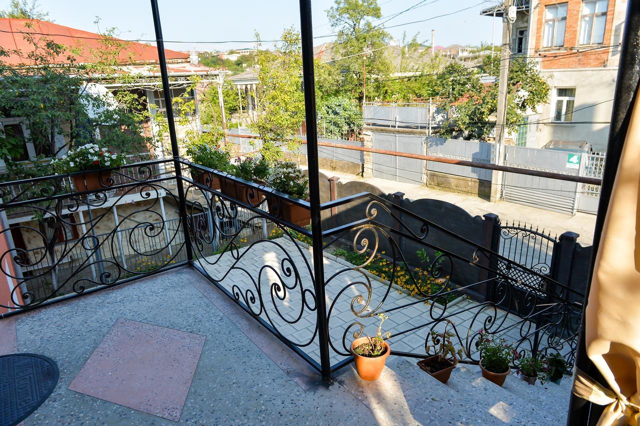Bibi Hotel Кутаиси Екстериор снимка
