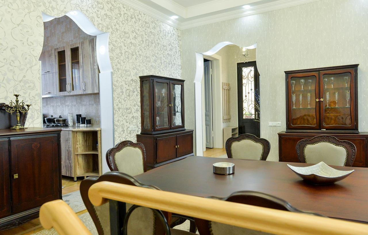 Bibi Hotel Кутаиси Екстериор снимка