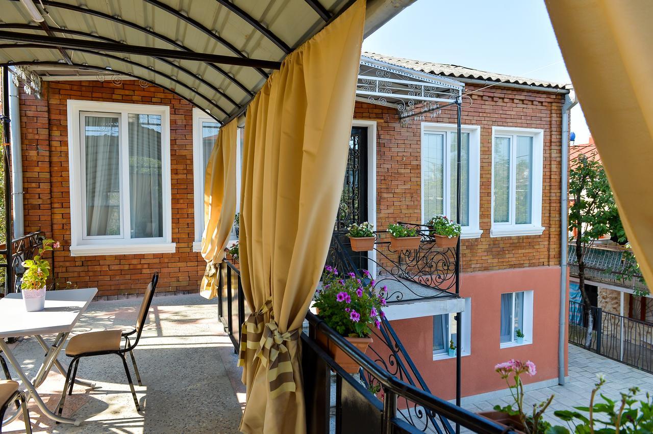 Bibi Hotel Кутаиси Екстериор снимка